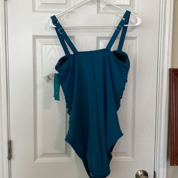 SHAPE + STYLE - Picture 4 of 9